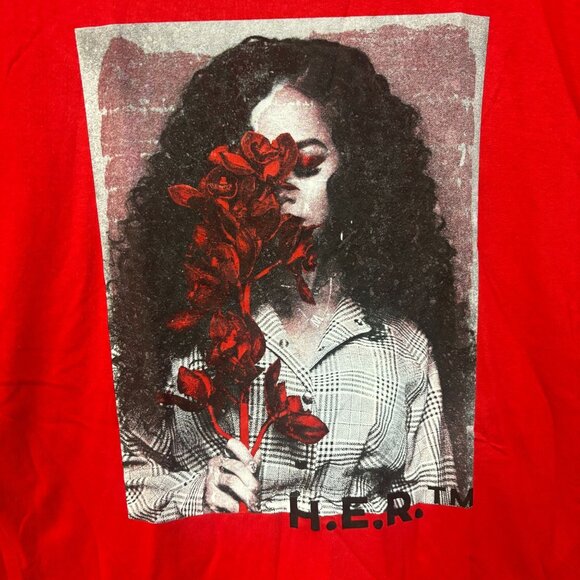 H.E.R Flowers Portrait Tshirt size large - Picture 2 of 4